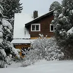 Los Juncos Patagonian Lake House