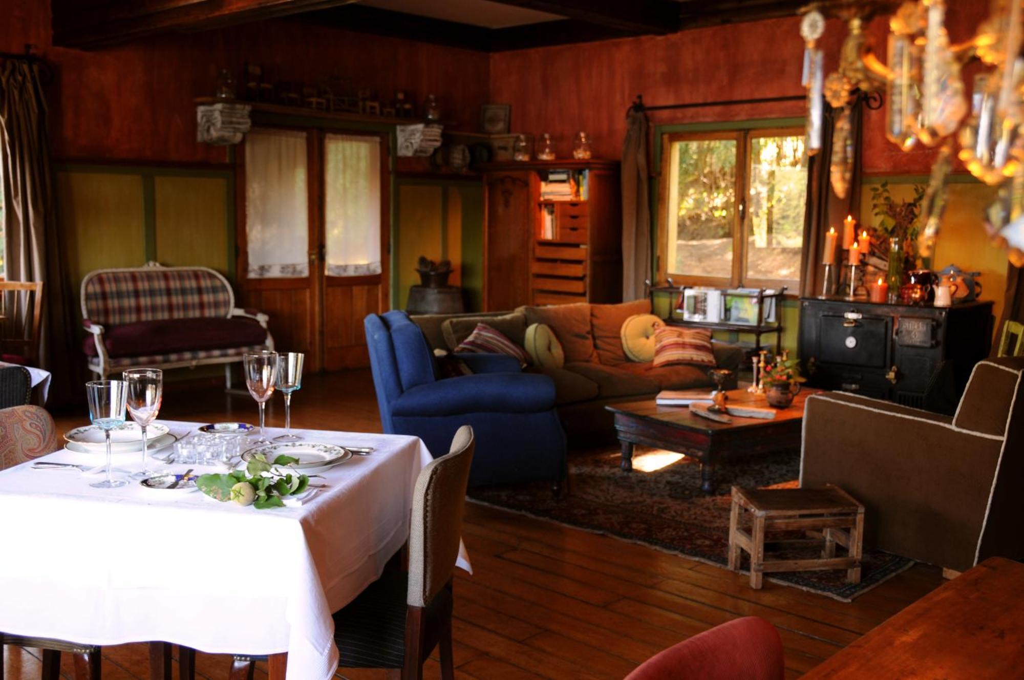 Pensão Juncos Patagonian House