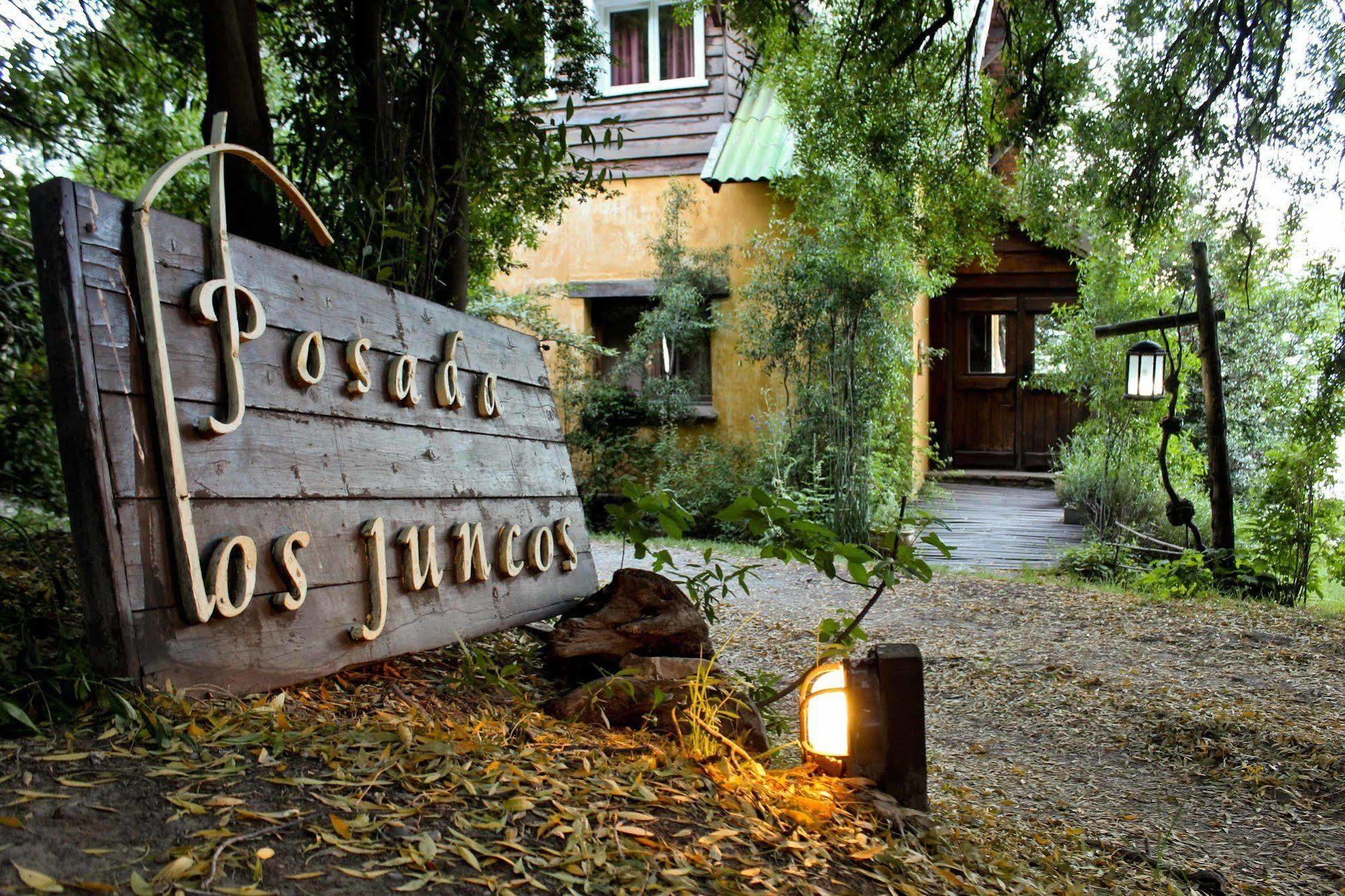 Pensão Juncos Patagonian House